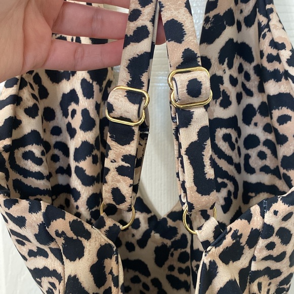 Skatie •Zoey• One Piece Leopard Swimsuit - Picture 3 of 8